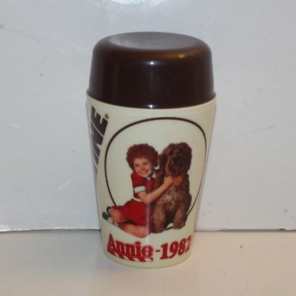 Vtg Little Orphan Annie 50 Years 1932-1982 Ovaltine Shake Up Plastic Cup